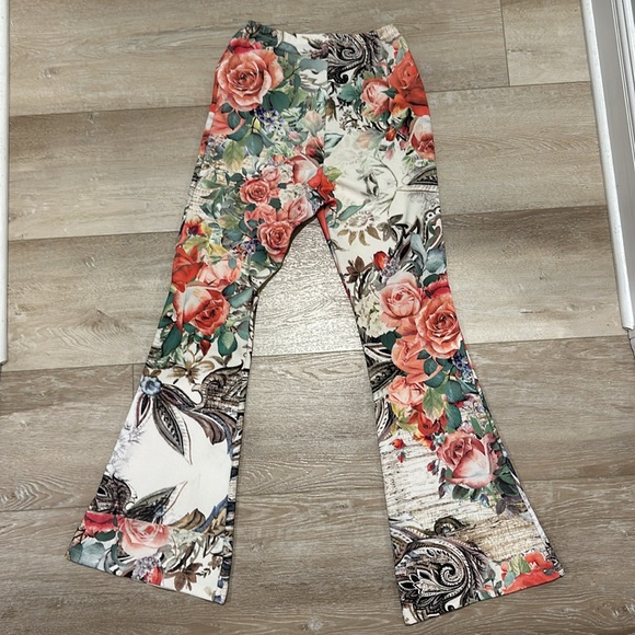 Casa Lee Bell Bottom Pull on Pants Sz M - Picture 2 of 4